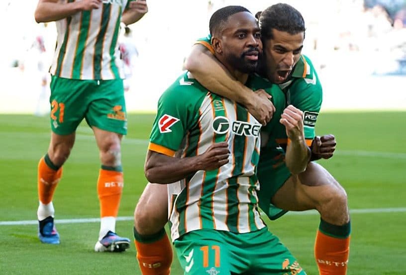 Bakambu cambia el ruido por los goles y se reivindica a las puertas del derbi
