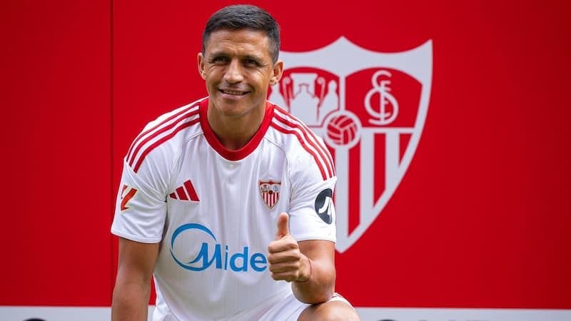 Alexis Sánchez gana enteros para seguir en el Sevilla