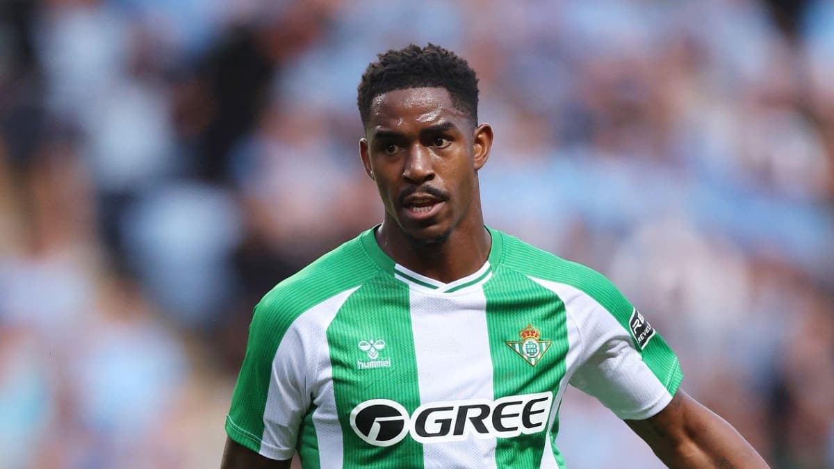 Junior Firpo fija su gran objetivo en el Betis: “Mi reto principal es mantenerme sano”