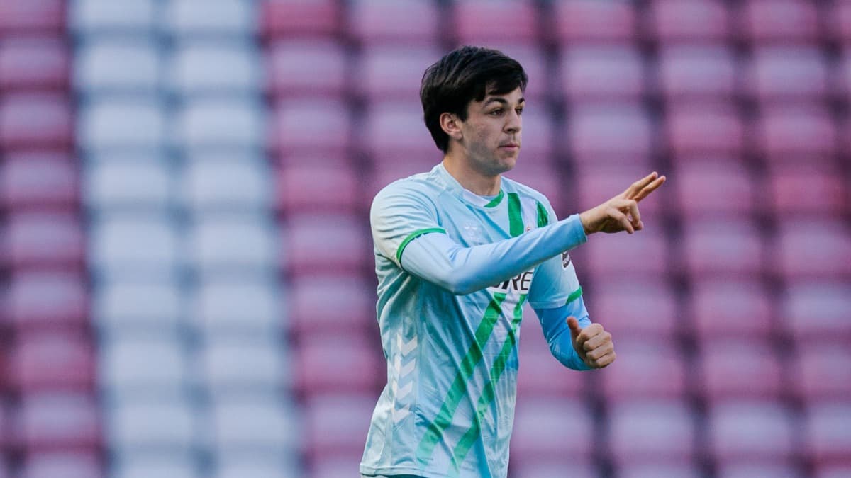 Varios equipos preguntan por Gonzalo Petit con el Sporting de Gijón a la cabeza