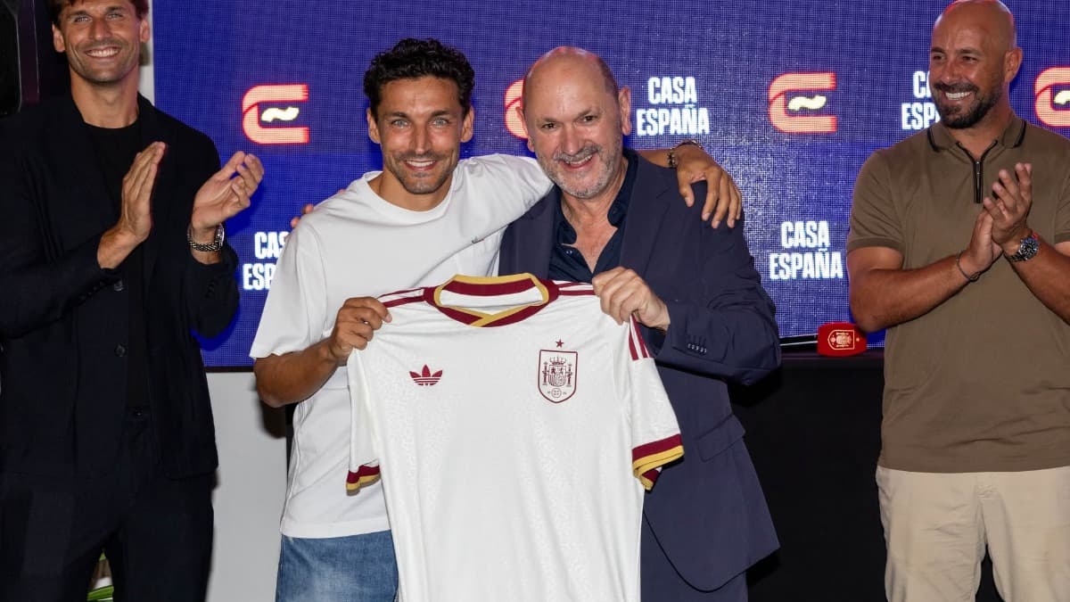 La selección española acaba con la 'bendición' sevillista