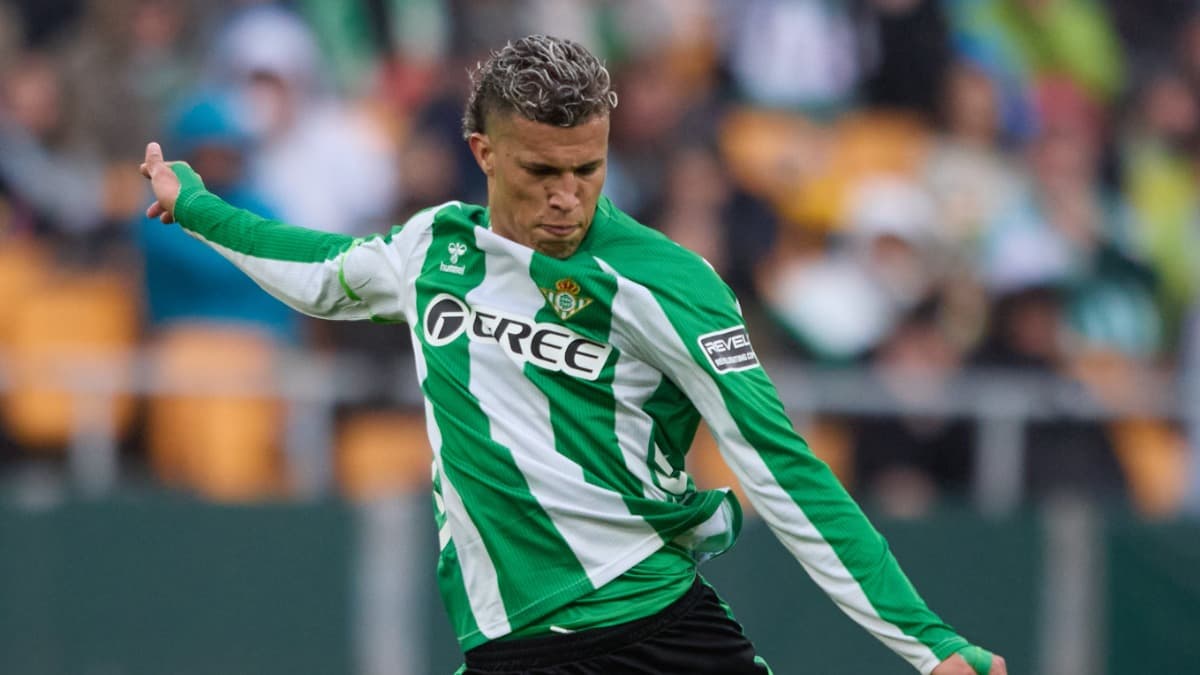 El Real Betis, a la espera del siguiente movimiento de Vasco de Gama por Nelson Deossa