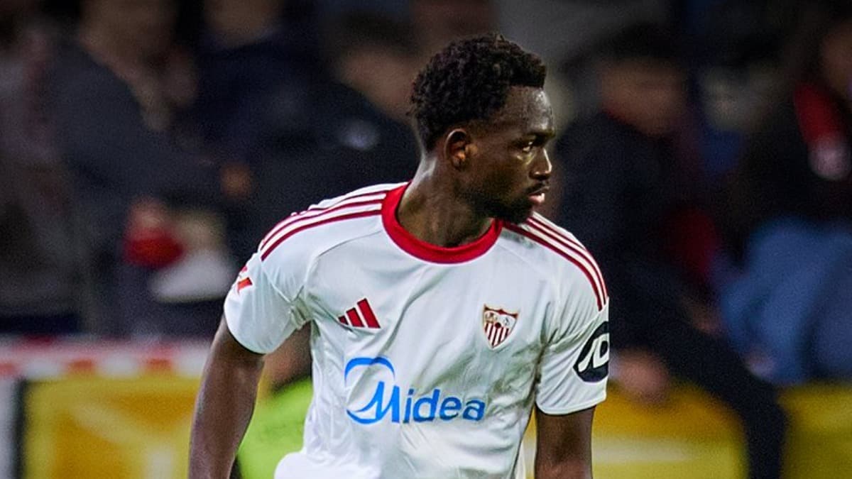 El Sevilla acelera la salida de Nianzou para ganar margen en el mercado