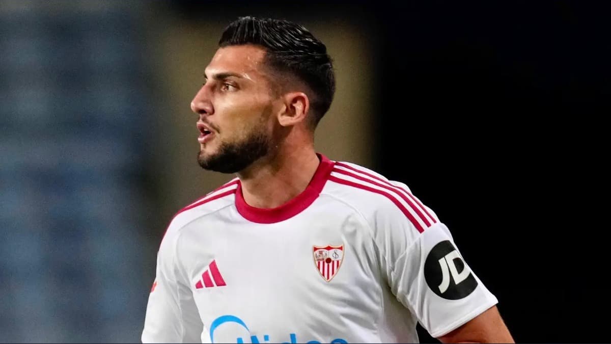 El Sevilla analiza todas las vías tras la condena a Rafa Mir
