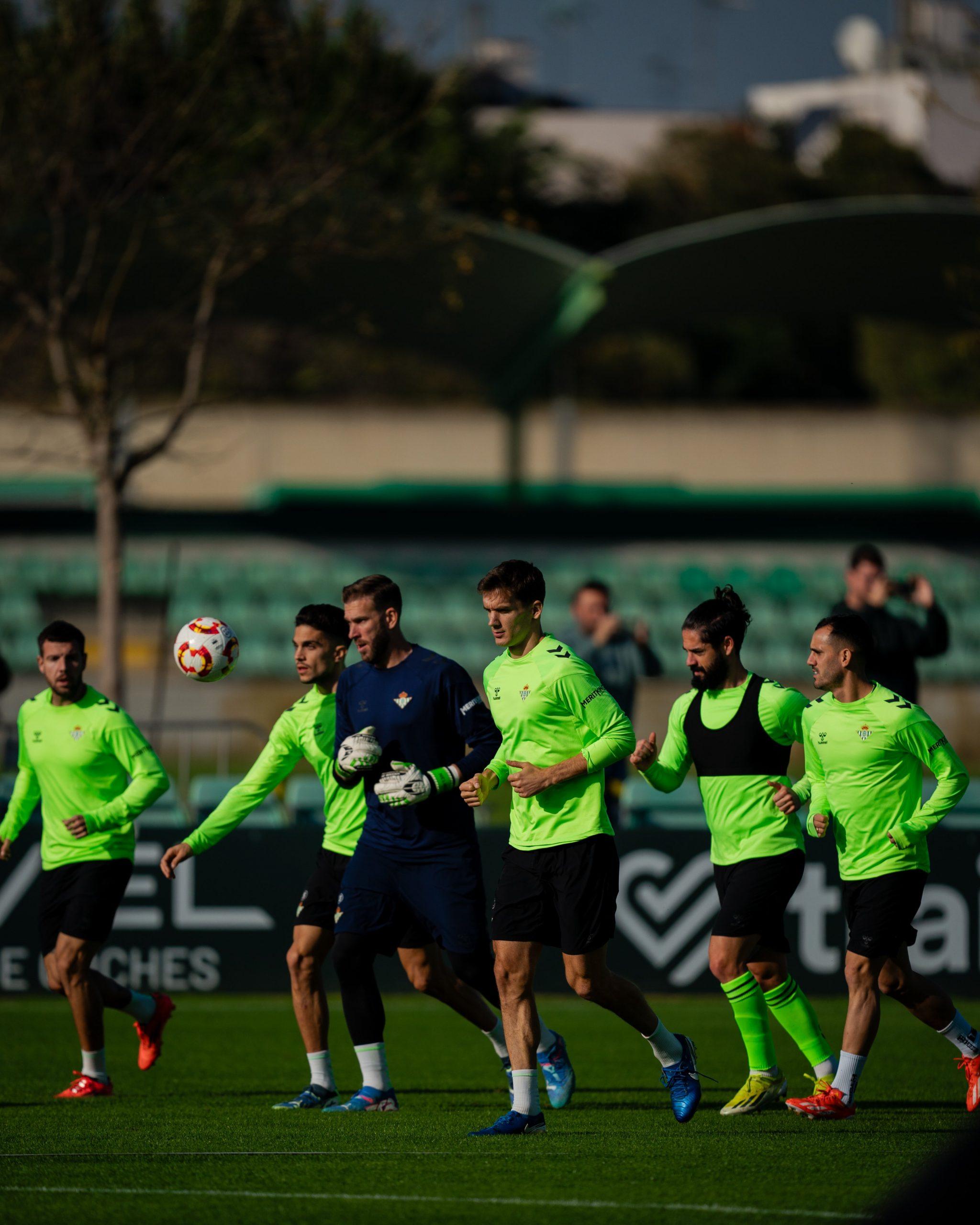 El Betis prepara su partido de Conference con la ausencia de Lo Celso