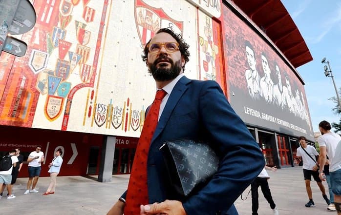 Víctor Orta inició operaciones con futbolistas antes de salir del Sevilla