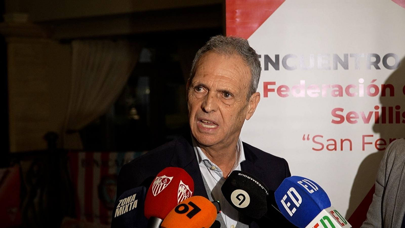 Joaquín Caparrós en el acto de las peñas sevillistas: «Hay equipos que llevan bien medio telediario...y parece que han ganado todo»