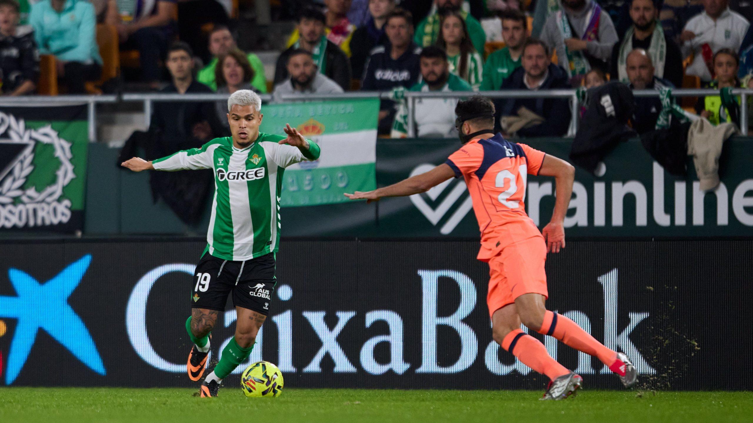 El Real Betis firma una paupérrima primera parte que le condena ante un sólido Barcelona