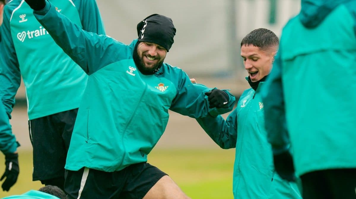El Betis apura el mercado pendiente de una salida que active un último refuerzo