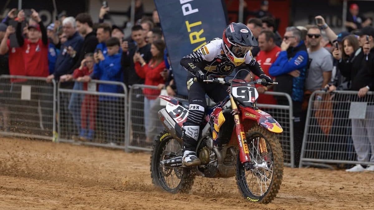 Lucas Coenen marcan el ritmo en el arranque del MXGP y Fran García gana la manga del EMX250