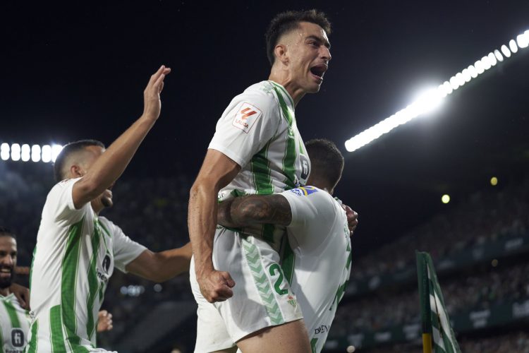 Marc Roca celebrando un gol con el Betis | Imagen: @marcroca21
