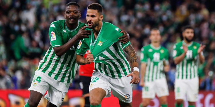Willian José celebra un gol con el Real Betis junto a William Carvalho | Imagen: @WillianJose