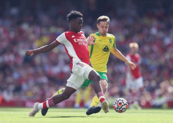 Sambi Lokonga jugando un partido con el Arsenal | Imagen: Sambi Lokonga