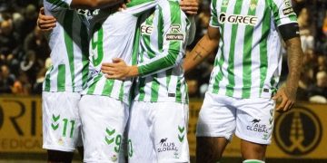 El Betis afina la puntería pero sufre para pasar de ronda (1-3)