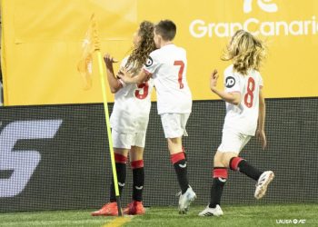 El Sevilla FC gana la final de LaLiga Futures al Betis por goleada (3-0)