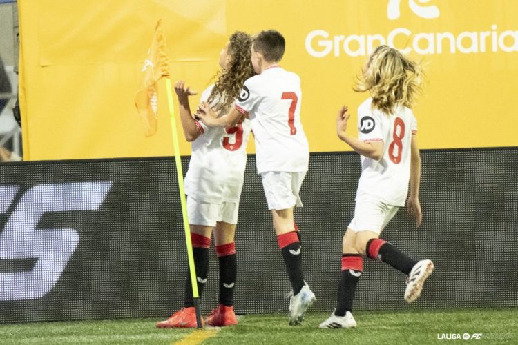 El Sevilla FC gana la final de LaLiga Futures al Betis por goleada (3-0)