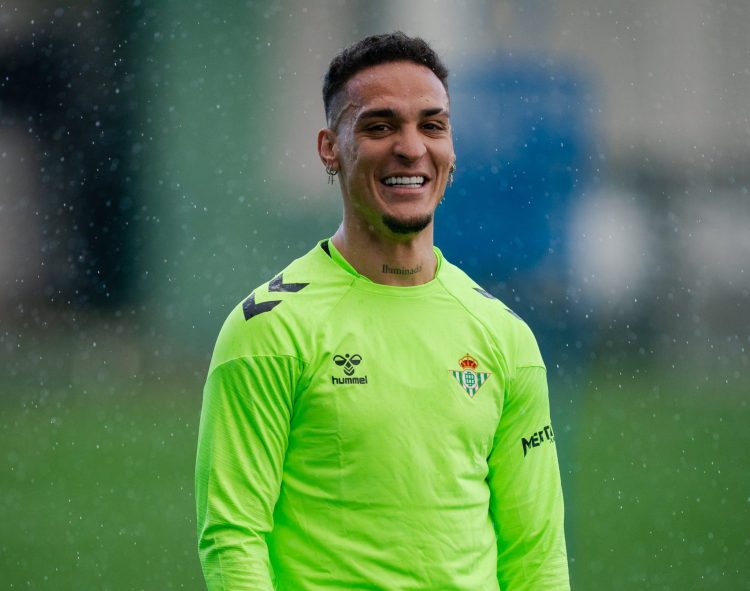 Antony completa su primer entrenamiento