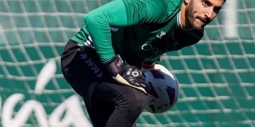 El Betis prepara el partido contra el Valladolid con Rui Silva presente