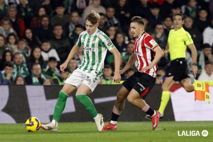 La fragilidad sigue costando puntos al Betis (2-2)