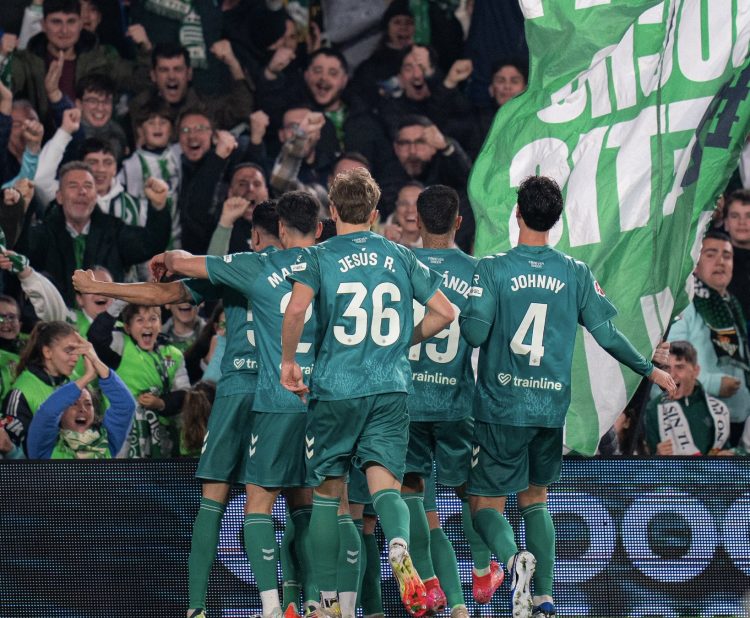 El Betis da un golpe sobre la mesa en la pelea por Europa y cierra una semana perfecta (3-0)