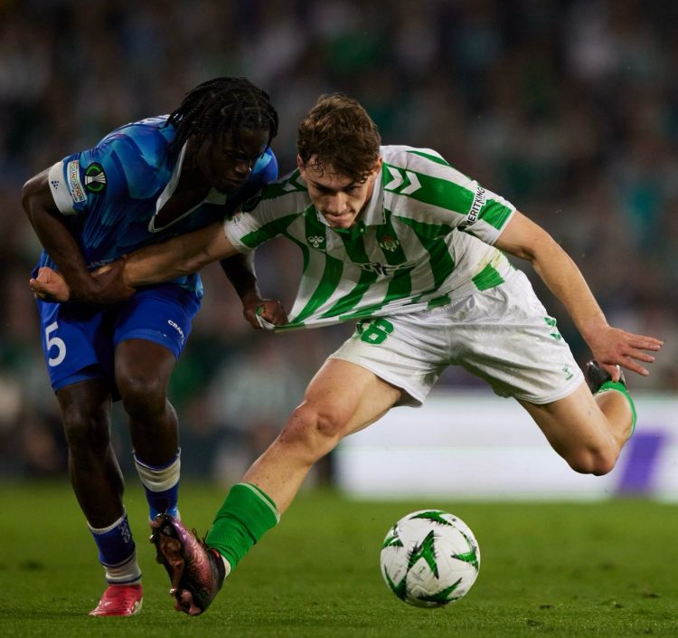 El Real Betis, pese a la derrota, finiquita el trámite ante el Gent y cierra su pase a octavos (0-1)