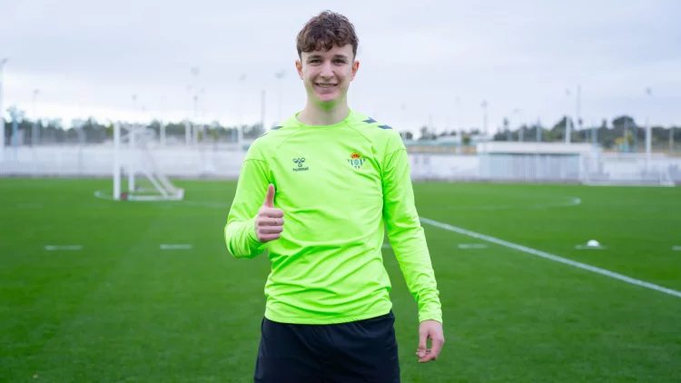 Felix Garreta vuelve a estar disponible para el Betis Deportivo