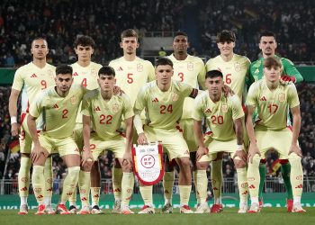 Todos los internacionales del Sevilla juegan minutos excepto Carmona