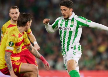 El Betis encarrila la eliminatoria en una noche histórica en el Villamarín