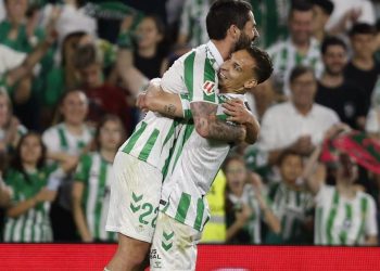 Festín en el Villamarín y a dormir en Champions League (5-1)