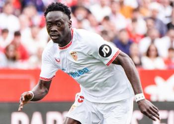 Akor Adams reconoce públicamente su compromiso