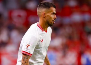 Suso defendiendo la camiseta del Sevilla FC | Imagen: Perfil de X del jugador