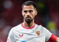 Suso disputando un partido con el Sevilla. | Imagen: Perfil de X de Suso.