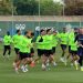 El Real Betis continúa su preparación con importantes ausencias en el segundo entrenamiento de la semana