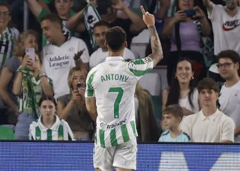 Betis y Valencia firman tablas en el último baile del Villamarín (1-1)
