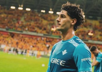 Johnny Cardoso defendiendo la camiseta del Real Betis. | Imagen: X.