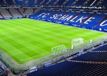 Veltins Arena, estadio del Schalke 04. | Imagen: Página web del Sevilla FC.