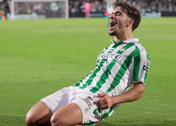 Ez Abde celebrando un gol con la camiseta del Real Betis. | Imagen: Perfil de X @ZonaMixta__.