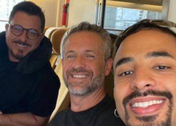 Los agentes y el hermano de Antony llegando a Sevilla para reunirse con el Real Betis | Instagram