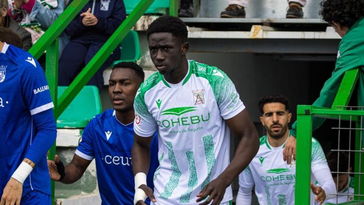 Gnangoro Bouare en un partido con el Atlético Sanluqueño