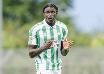 Nobel Mendy defendiendo la camiseta del Real Betis. | Imagen: Perfil de X @ZonaMixta__