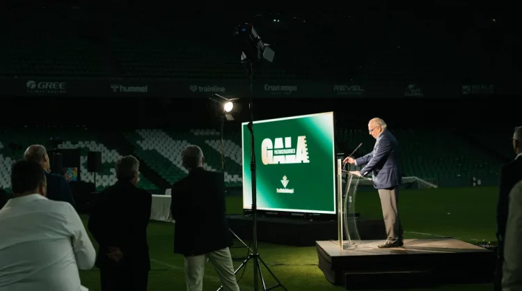 Gala de patrocinadores en el Benito Villamarín, estadio del Real Betis. | Imagen: Página web del Real Betis.