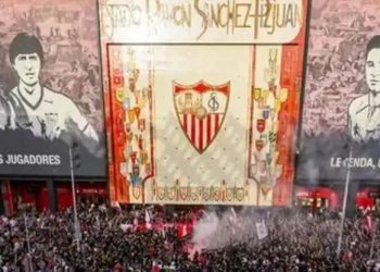 Manifestación en los aledaños del estadio del Sevilla FC. | Imagen: X.