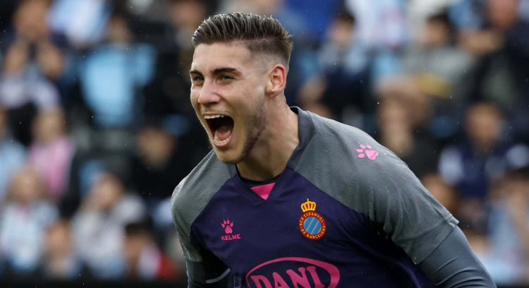 Roberto Fernández celebrando un gol con la camiseta del Espanyol | Imagen: Perfil de X @robert10fj