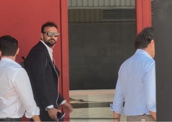 Giovanni Manna, director deportivo del Nápoles, en la reunión por Juanlu Sánchez