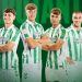 Pablo García, Jesús Rodríguez, Ángel Ortiz, Sergio Arribas, Mateo Flores y Carlos Guirao posando con la camiseta del Real Betis. | Imagen: Perfil de X @RBetisCantera.