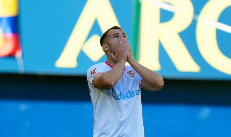 Ramón Martínez celebra su primer gol con el Sevilla FC