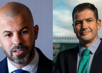 Manu Fajardo y Ramón Alarcón, director deportivo y CEO del Real Betis respectivamente. | Imagen: Luis Alfonso.