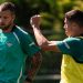 Aitor Ruibal y Sergi Altimira realizando un ejercicio durante una sesión de entrenamiento. | Imagen: Perfil de X @RealBetis.