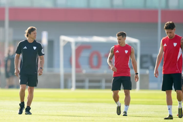 El Sevilla echa a rodar con pocas novedades y varios ‘viejos conocidos’