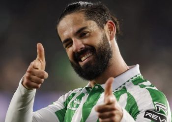 Isco Alarcón celebrando un gol con el Real Betis. | Imagen: Perfil de X @ZonaMixta__.